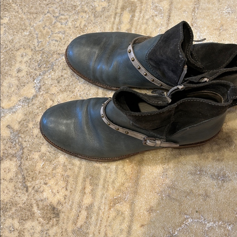 Alberto Fermani Gray Leather and Suede Ankle Boots Handmade in Italy EU Size 41